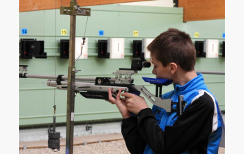 Mathis remporte le titre en Carabine 10 mètres Ecoles de Tir Benjamins garçons